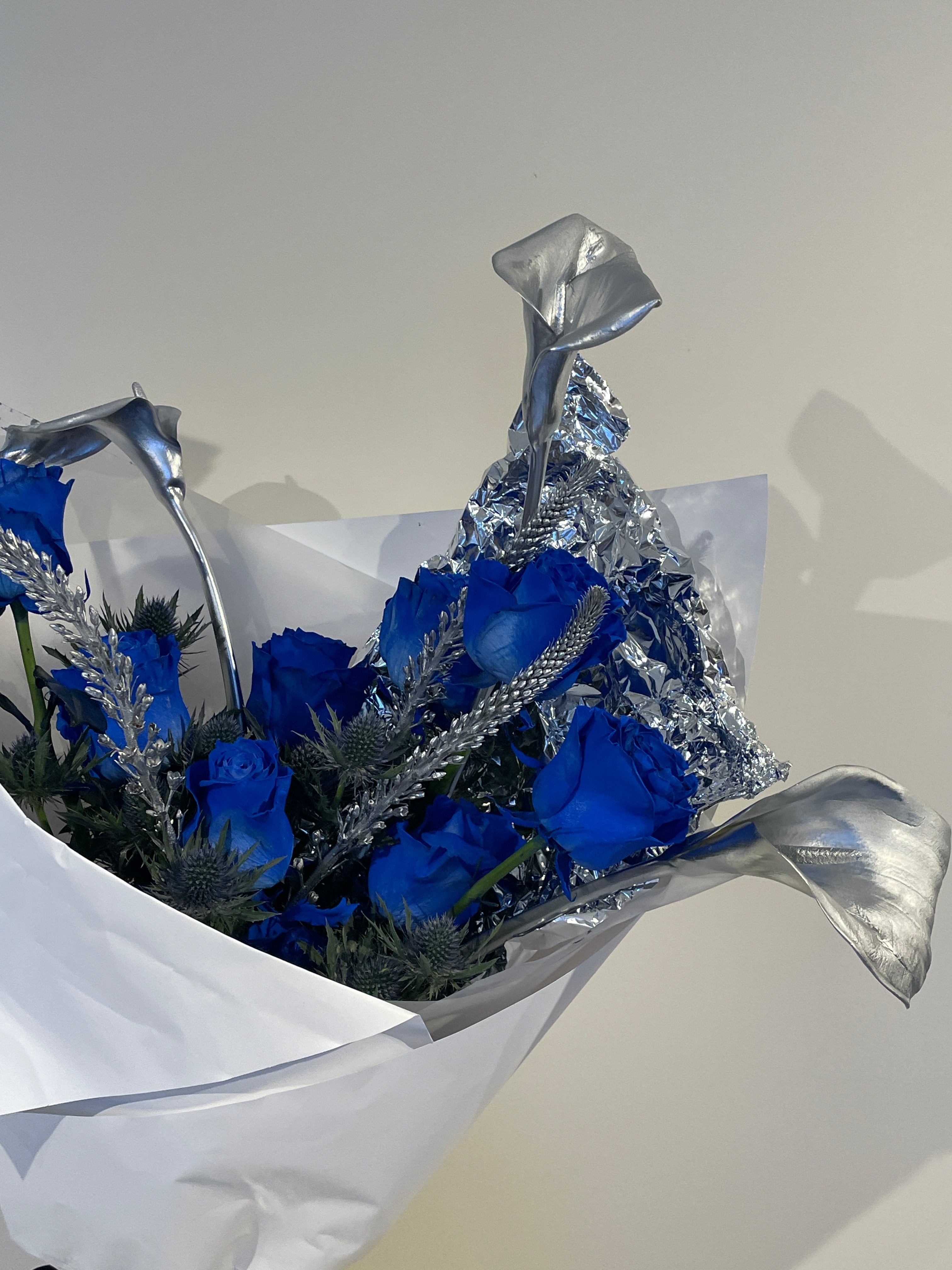 HOLSSI Signature Blue Medium Bouquet