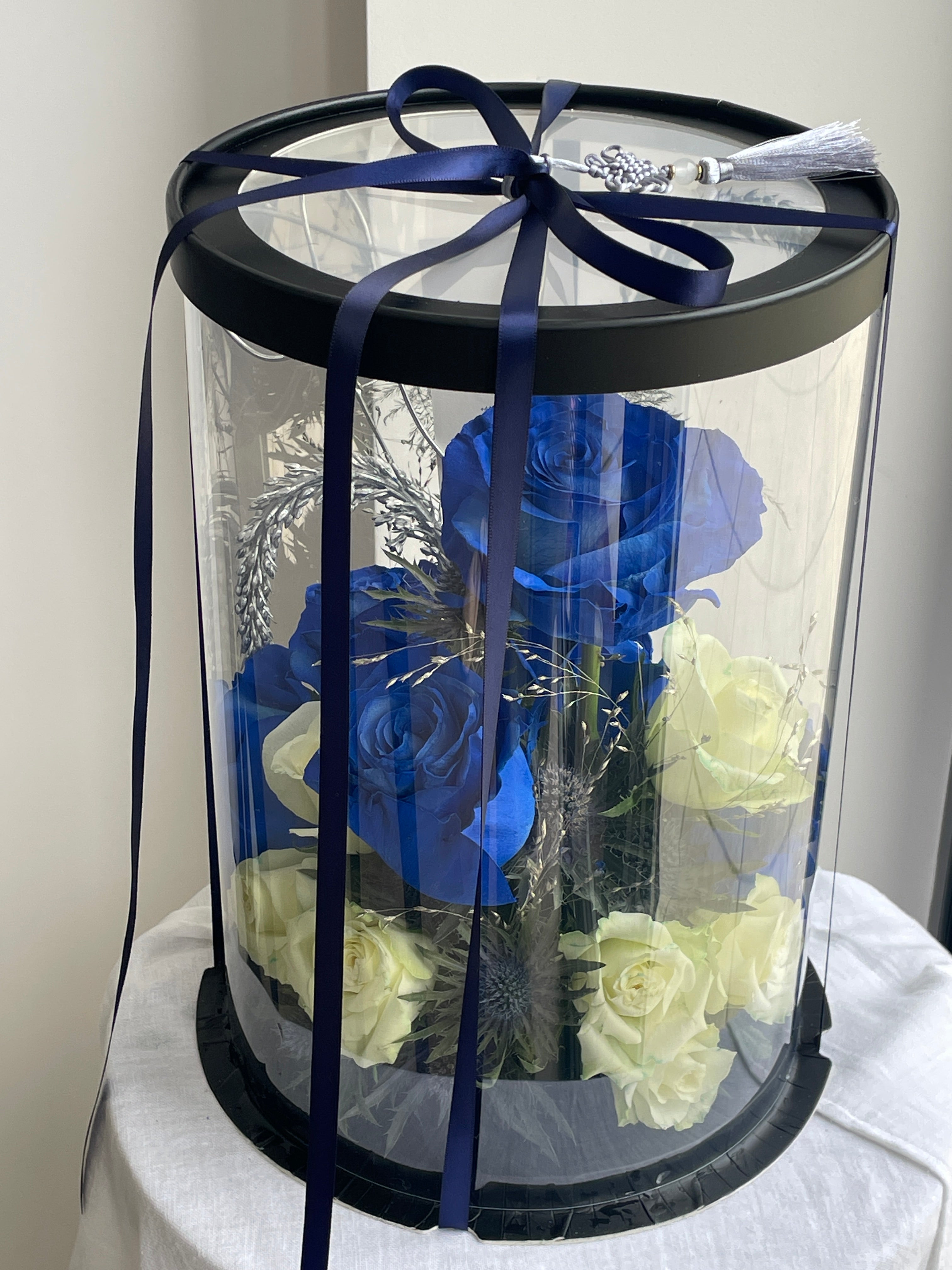 HOLSSI Sculptural Arrangement – Cake Form