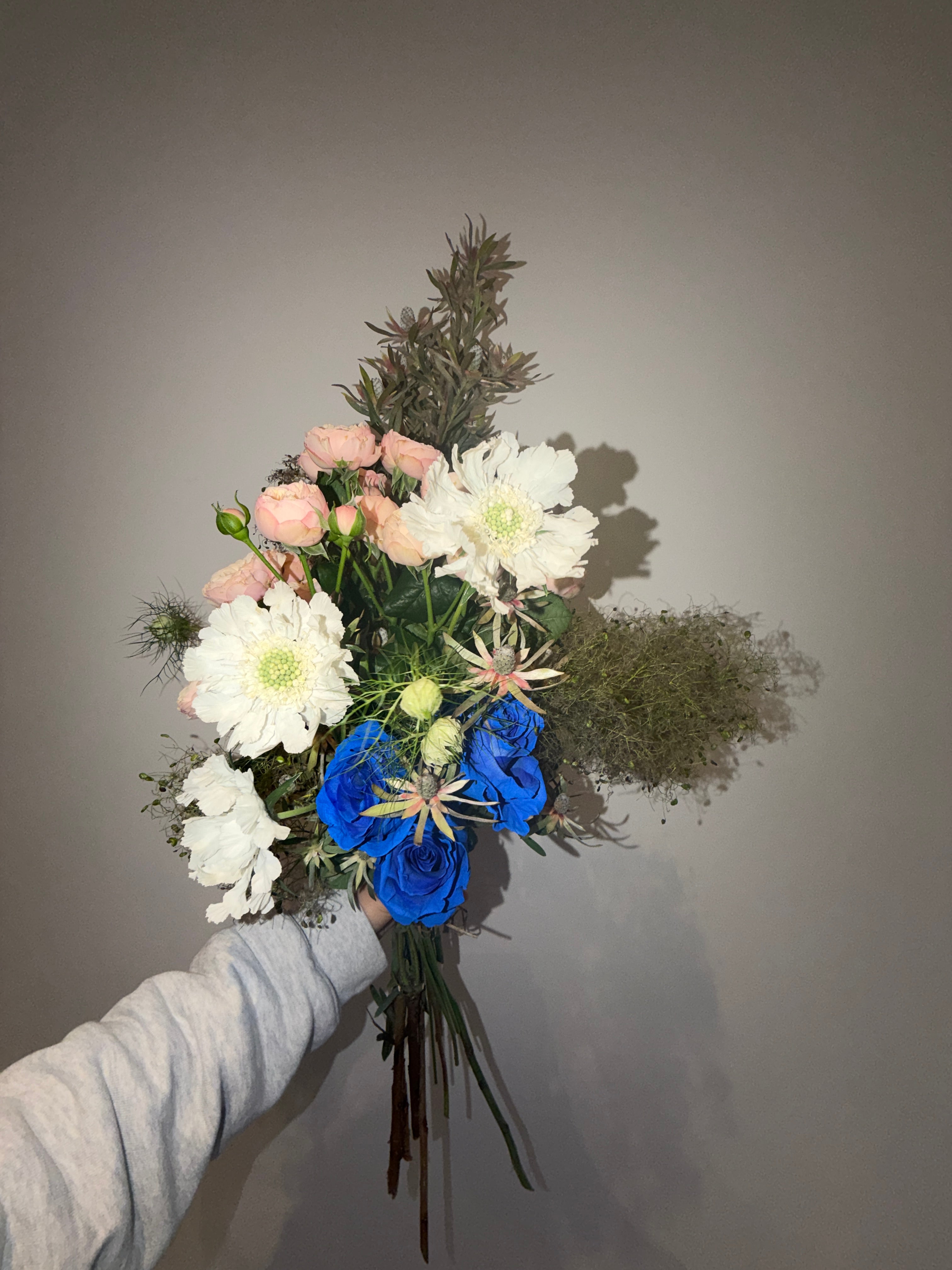 Sculptural Bouquet 06 - Luminous Gravity