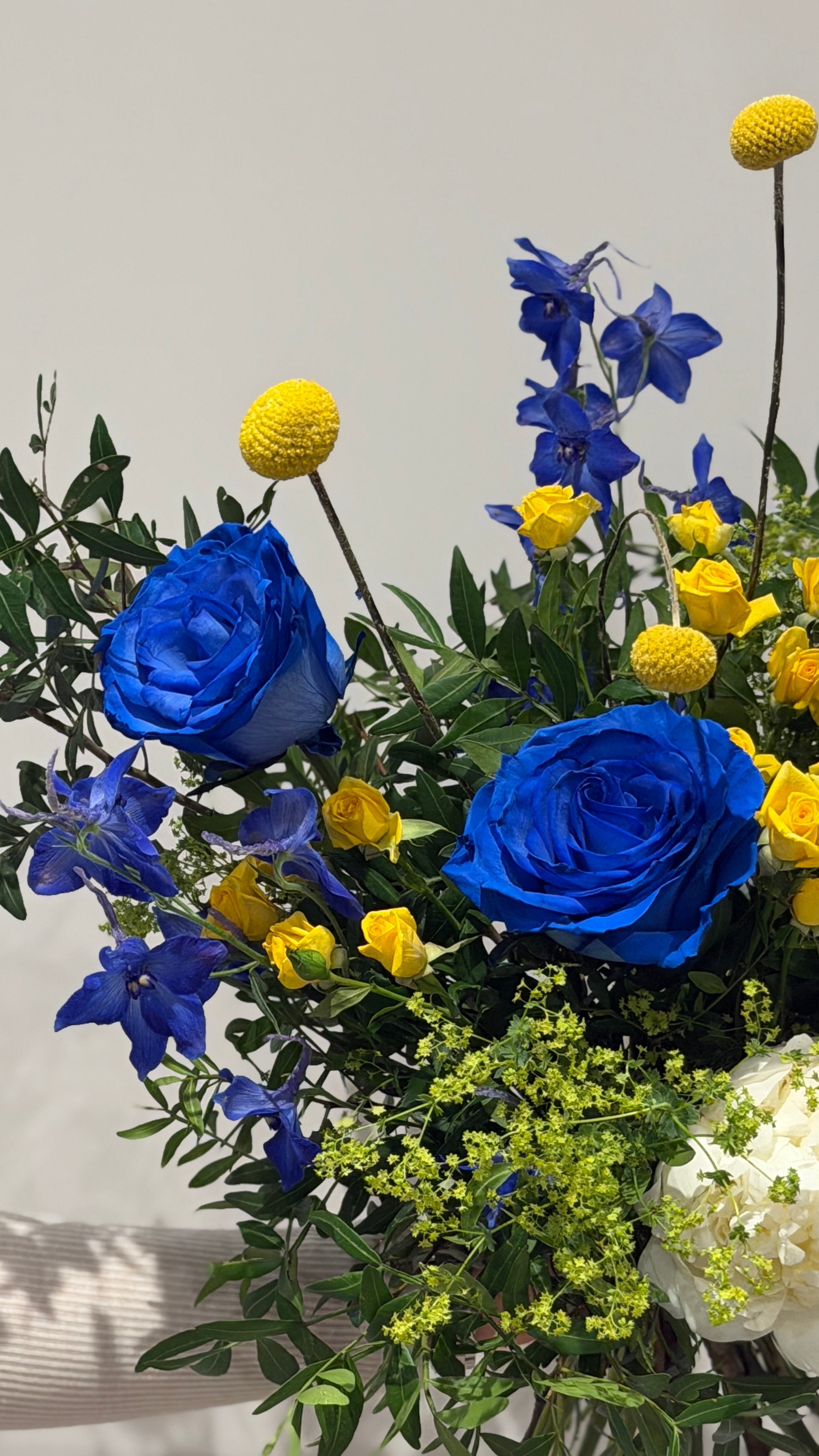 Sculptural Bouquet 05-Live Boldly