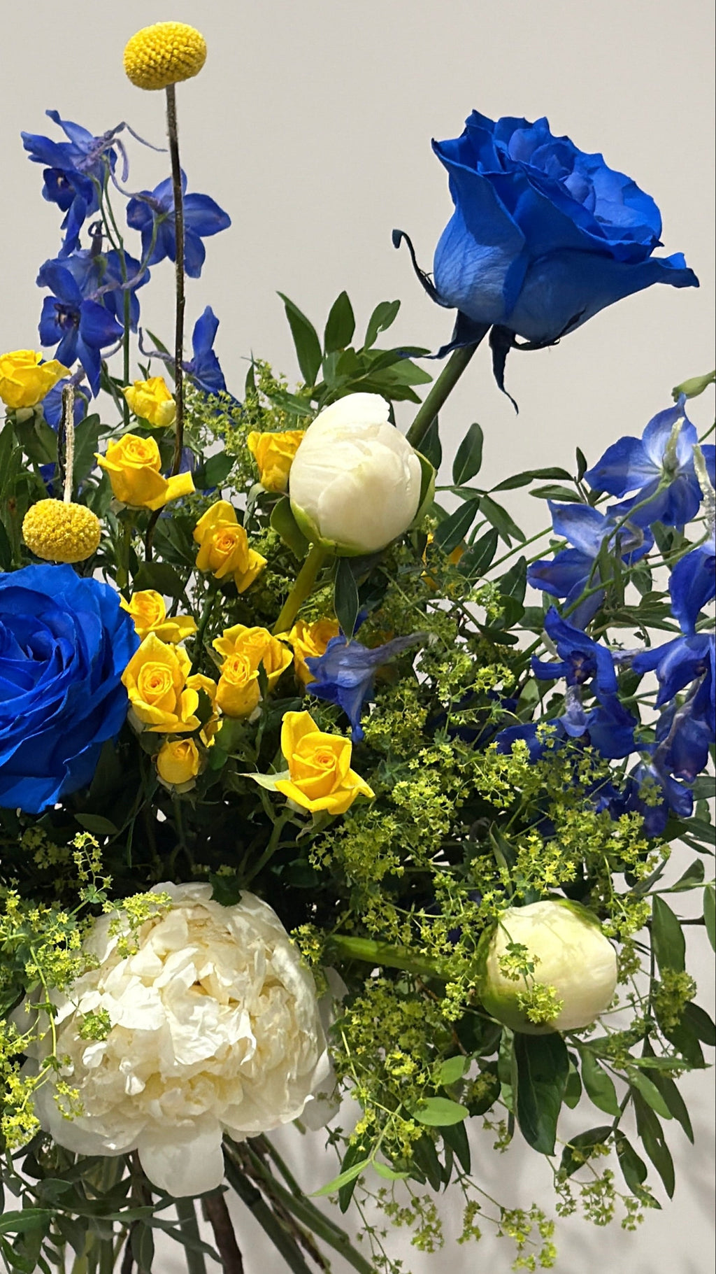 Sculptural Bouquet 05-Live Boldly