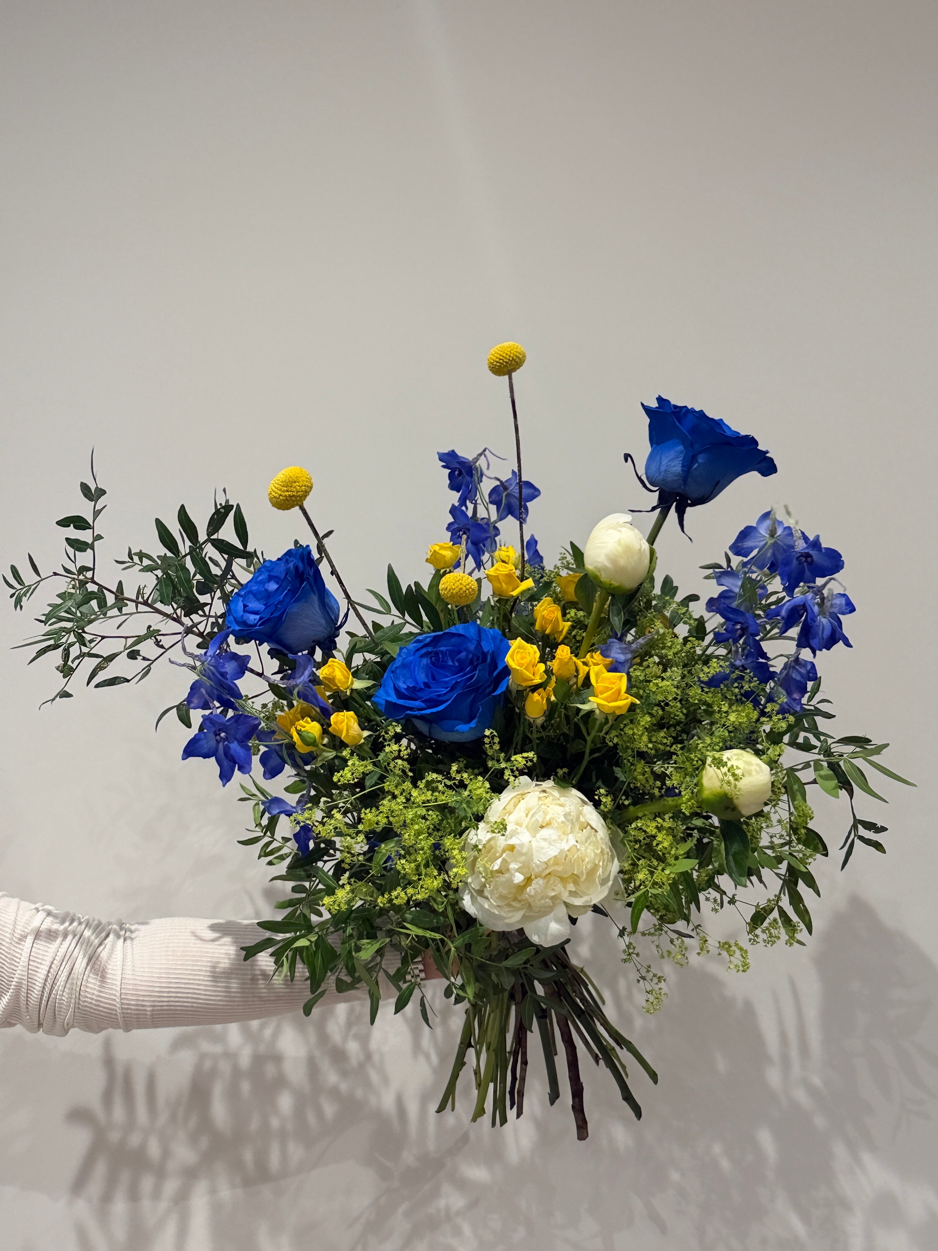 Sculptural Bouquet 05-Live Boldly