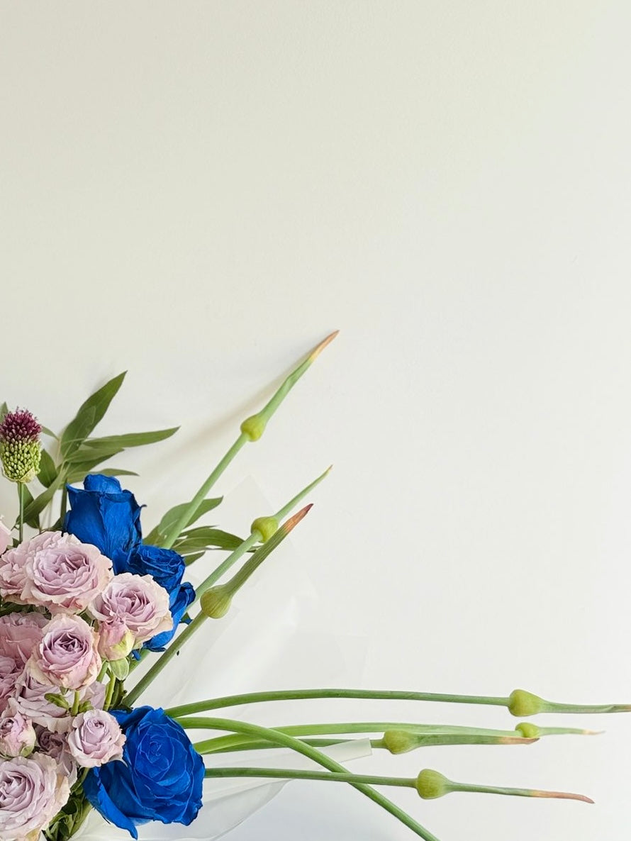 Sculptural Bouquet 12 - Chic Avant-Garde